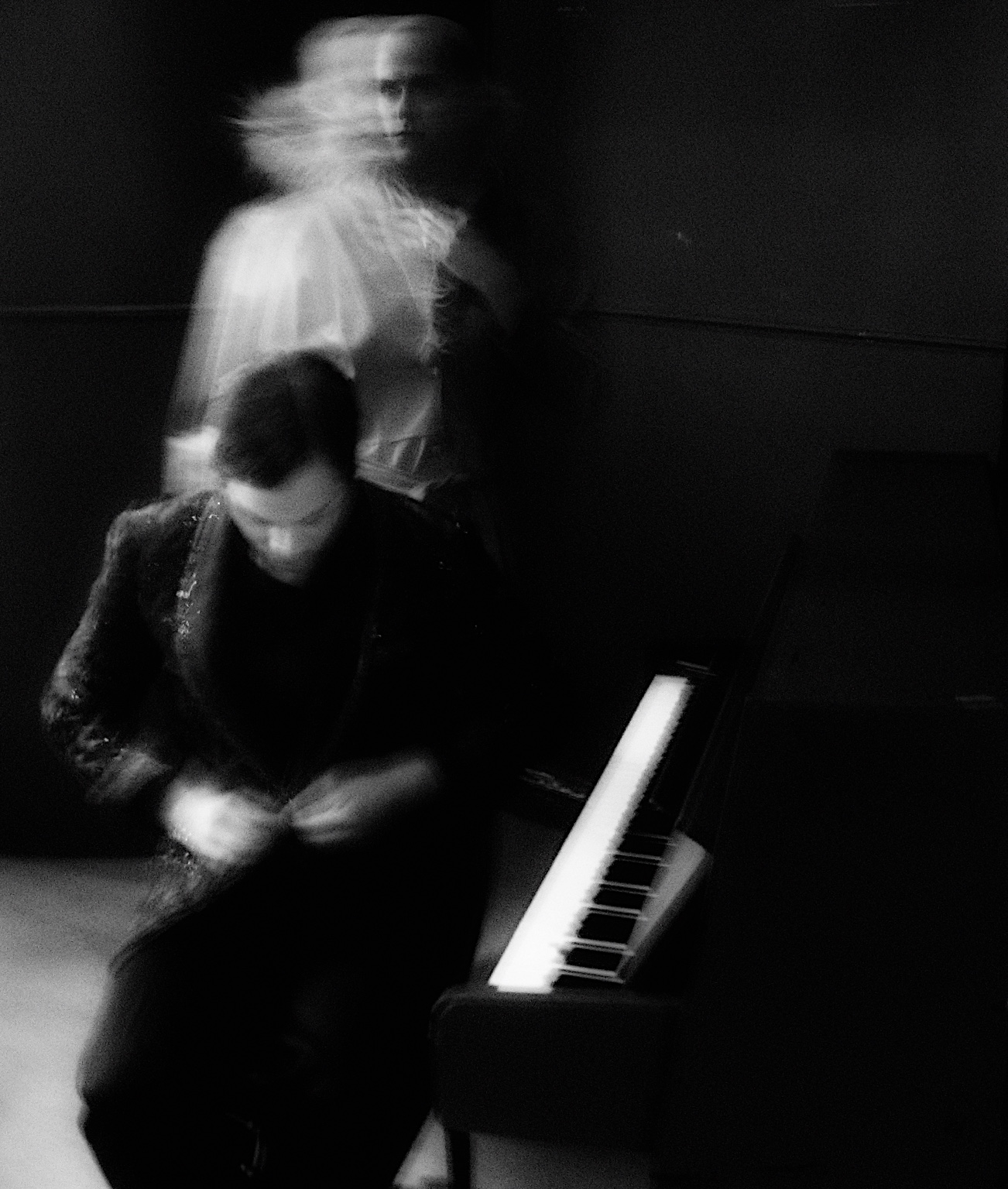 Raz O’Hara and the Odd Orchestra, photographed by Tim Dobrovolny in Berlin, 2007